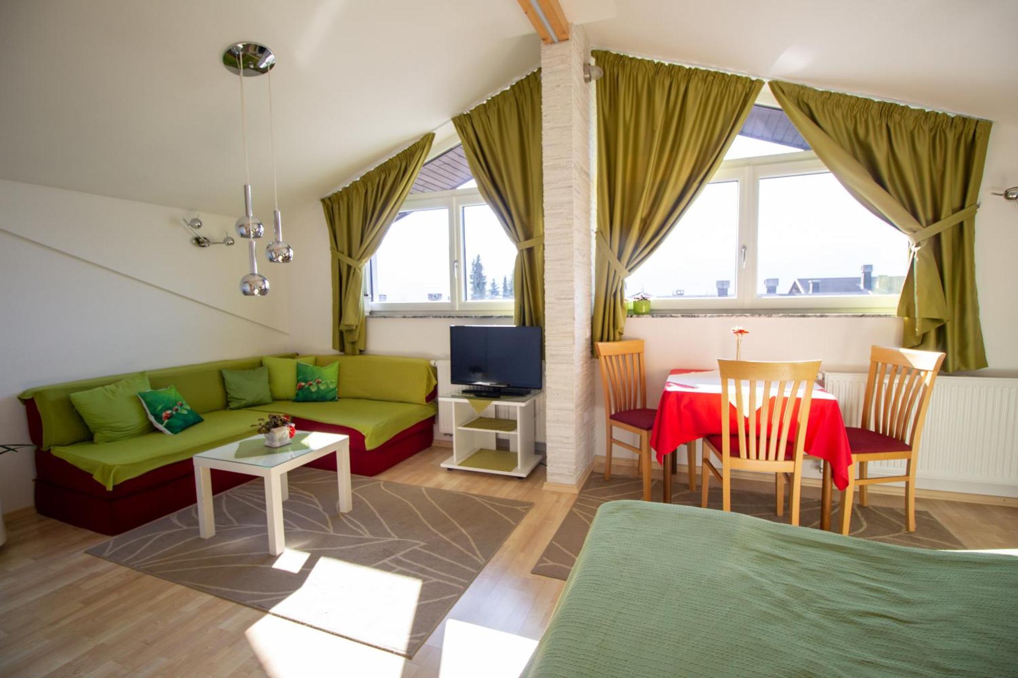 Garden Apartments Jansa Radovljica Rum bild